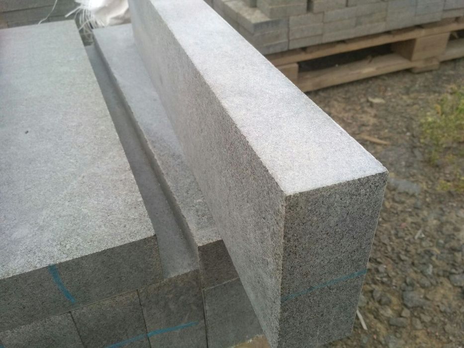Гранитные бордюры