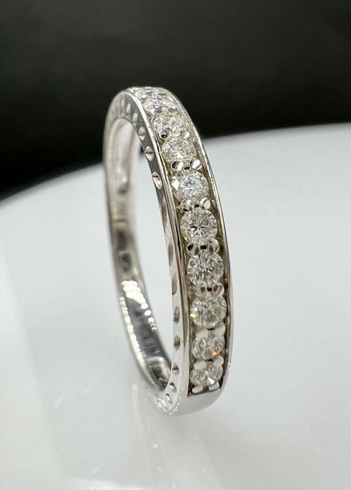 Каблучка золота 750 з діамантами