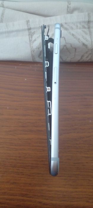 Продам старые телефоны.нокиа самсунг.в рабочем состоянии.с зарядками.