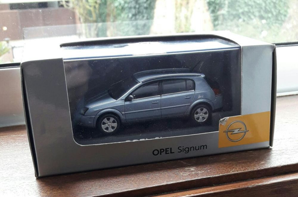 Opel Signum 1:43