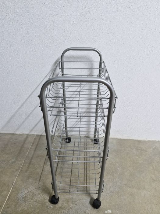 Carrinho arrumação