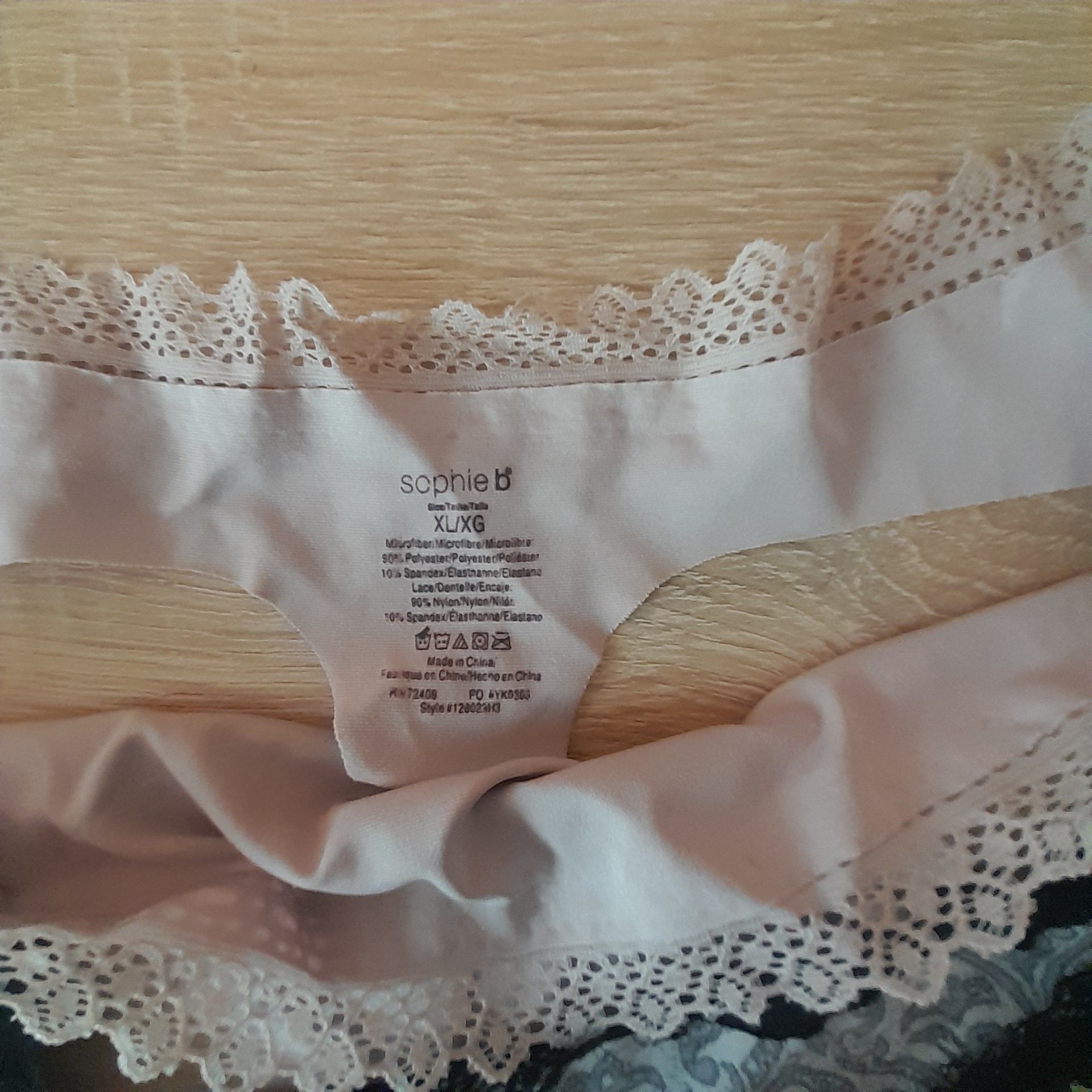 Stringi 3 szt XL nowe