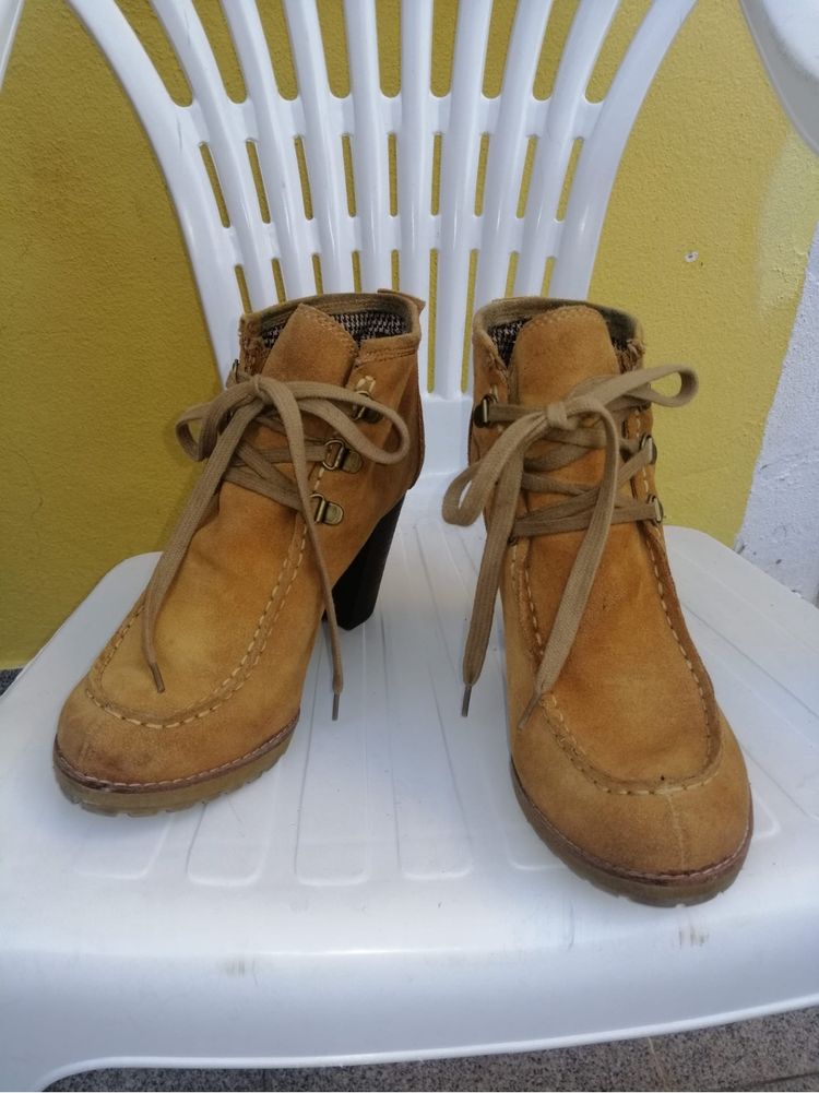 Bota em pele camel