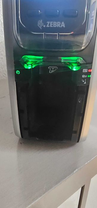 Impressora de cartões Zebra ZC300