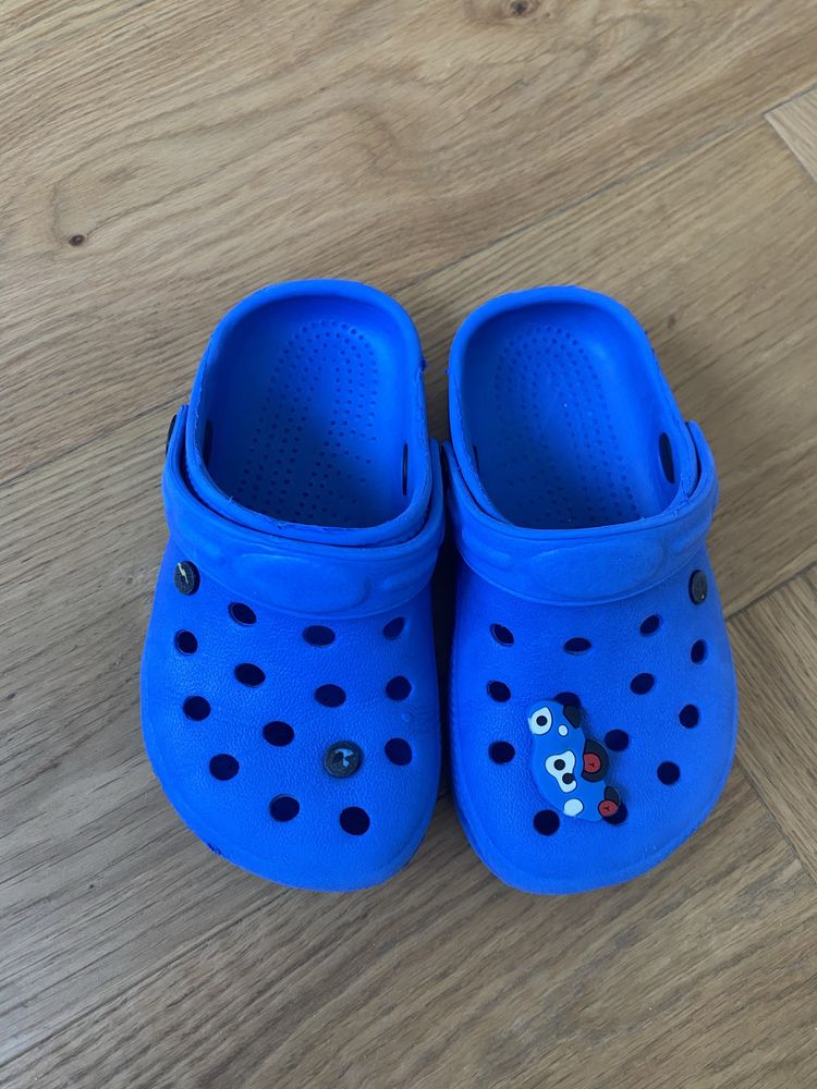 Crocs klapki na basen sandały 25 auto