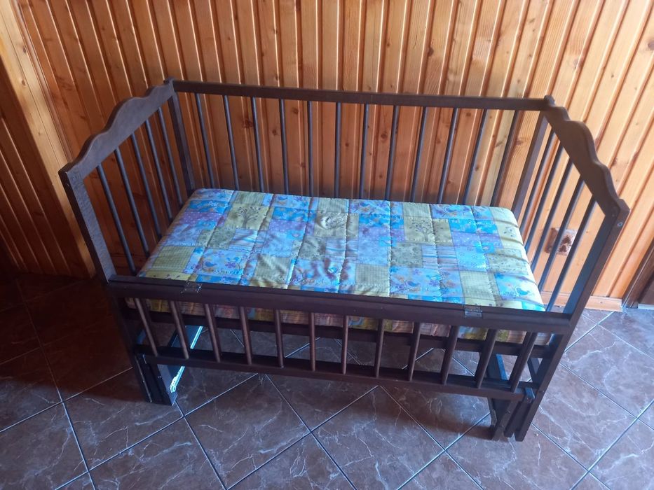 Дитяче ліжечко колиска