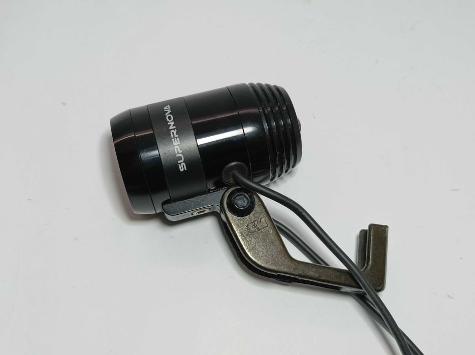 Lampka przednia Supernova E3 E-Bike 12-60V z włącznikiem