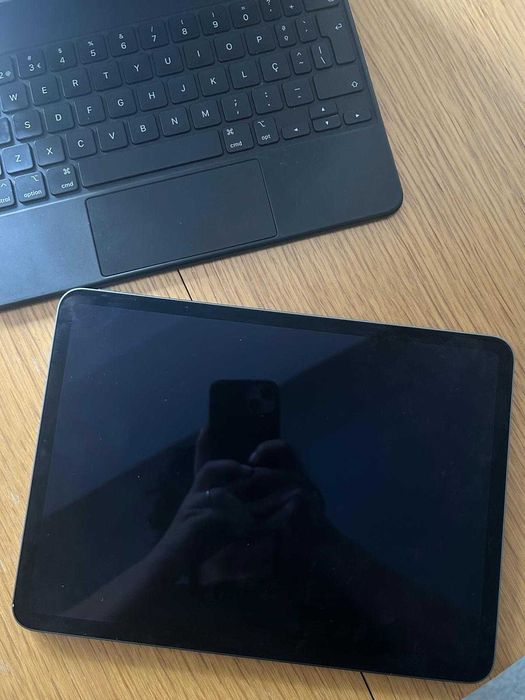 iPad Pro (3ª Geração) + Magic Keyboard + Apple Pencil (2ª Geração)
