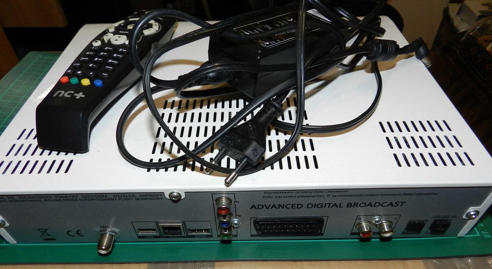 BIAŁY Tuner  NBOX 5800S.