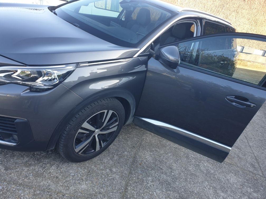 Peugeout 5008 ( inclui 4 pneus novos)