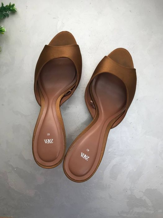 Мюлі zara. Босоножки женские 40 р. Босоніжки. Шлепанцы