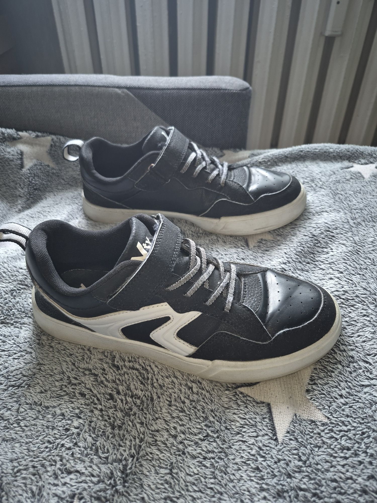 Buty sportowe Vty na rzep r 40 wkł 26 cm
