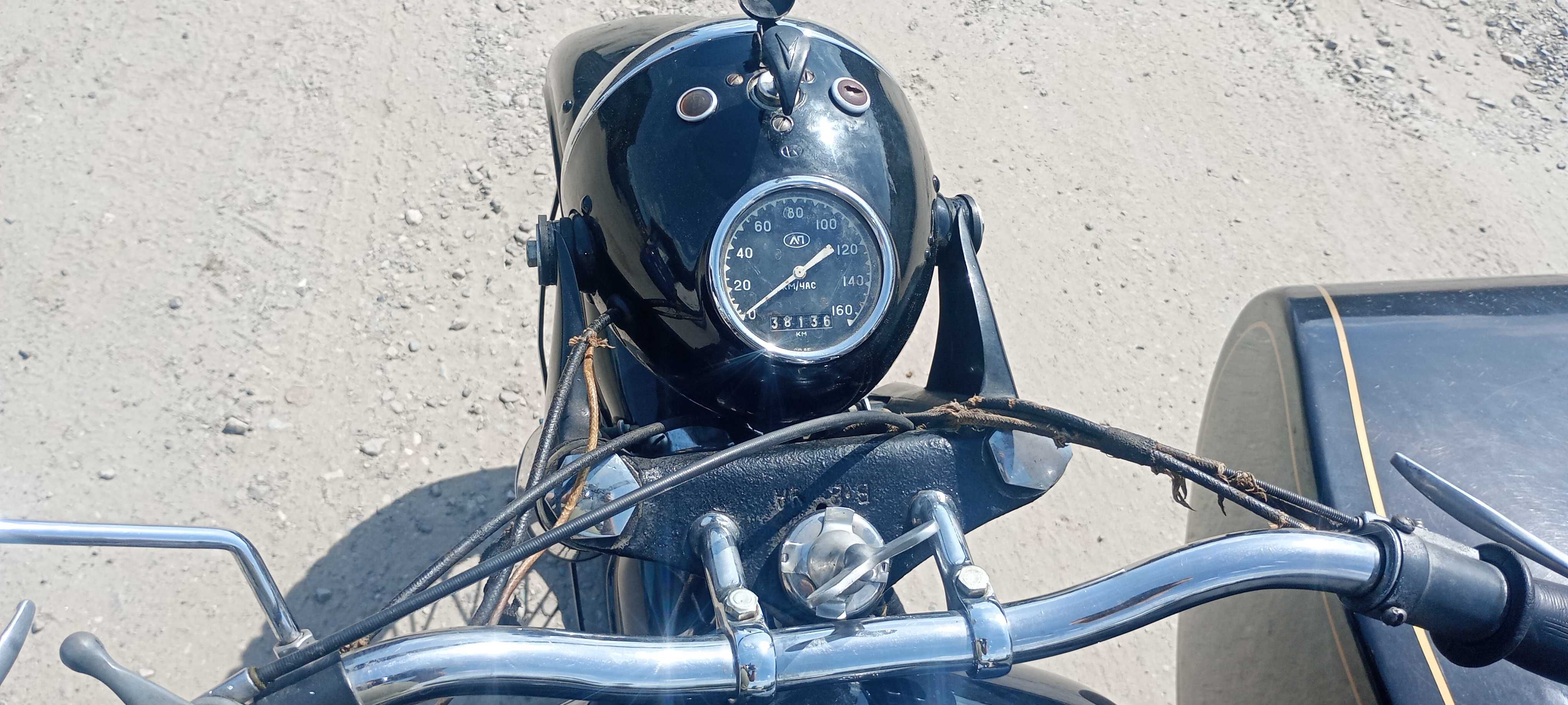 Motocykl M-72 z koszem