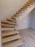 Schody drewniane, parapety, wyroby z drewna.