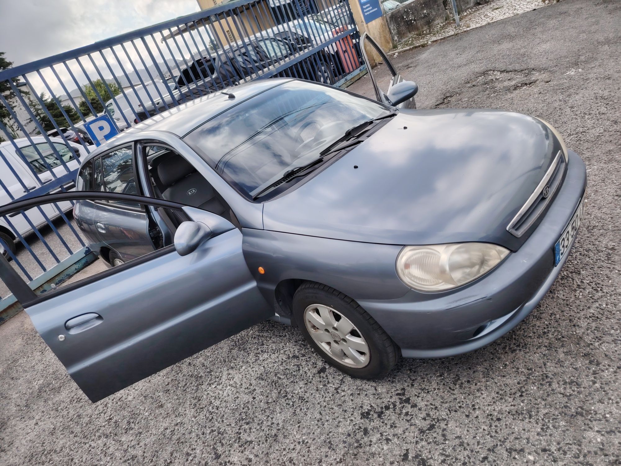 Kia Rio SW 1.3 só 135.000 km em excelente estado geral /Leia o anúncio