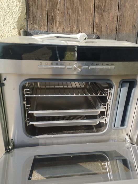 Piekarnik parowy Siemens HB26D550