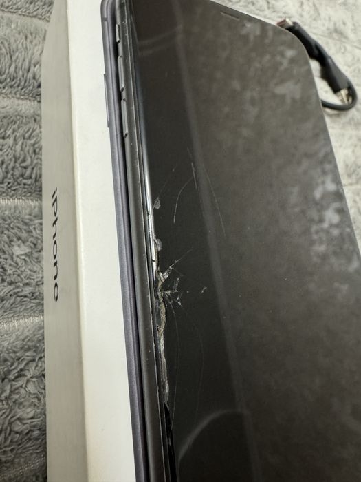 Айфон 11 на 128 гб 71 акб с нюансом