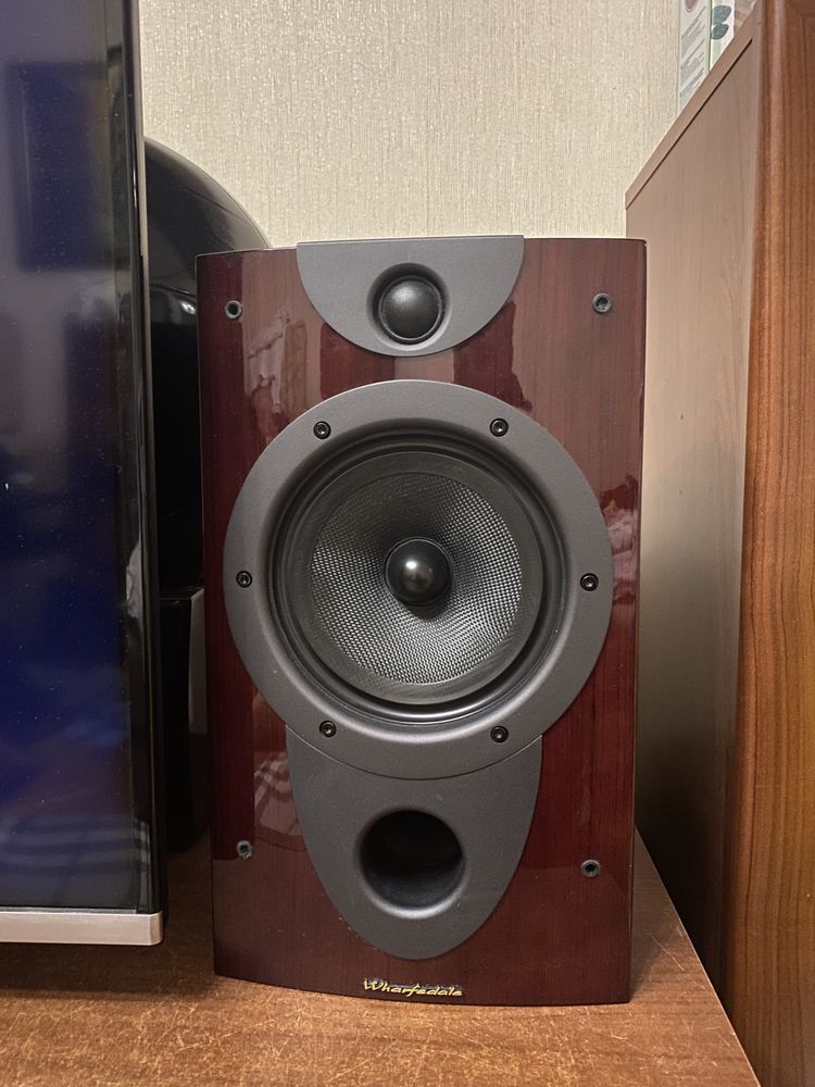 Wharfedale Evo2 10, 100 Вт, 57-28 кГц, лакированный шпон, кевлар