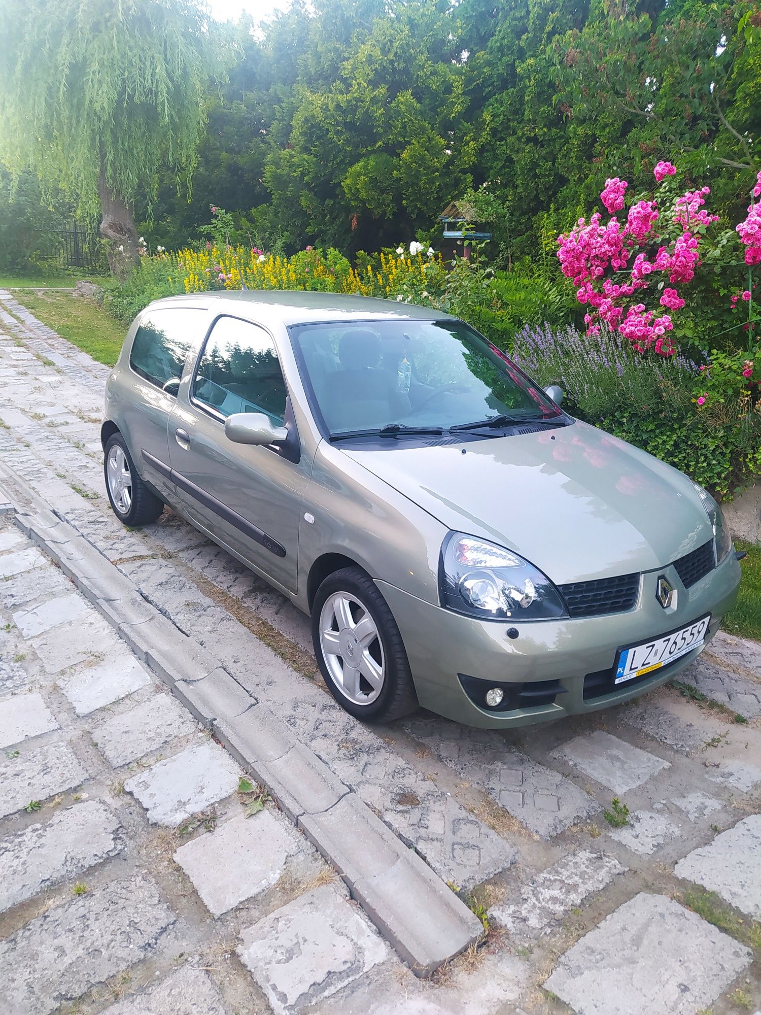 Renault Clio 1,6-16v Aut. B+G 2003r. 110KM.klima, ksenony Alufelgi.