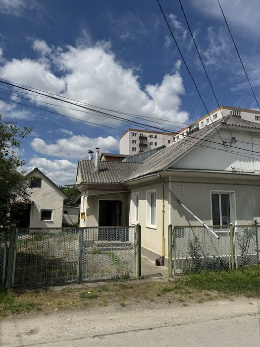 Продам частину будинку ,р-н 14 Гімназії