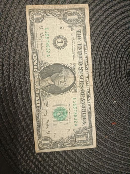 Dwa stare okolicznościowe banknoty