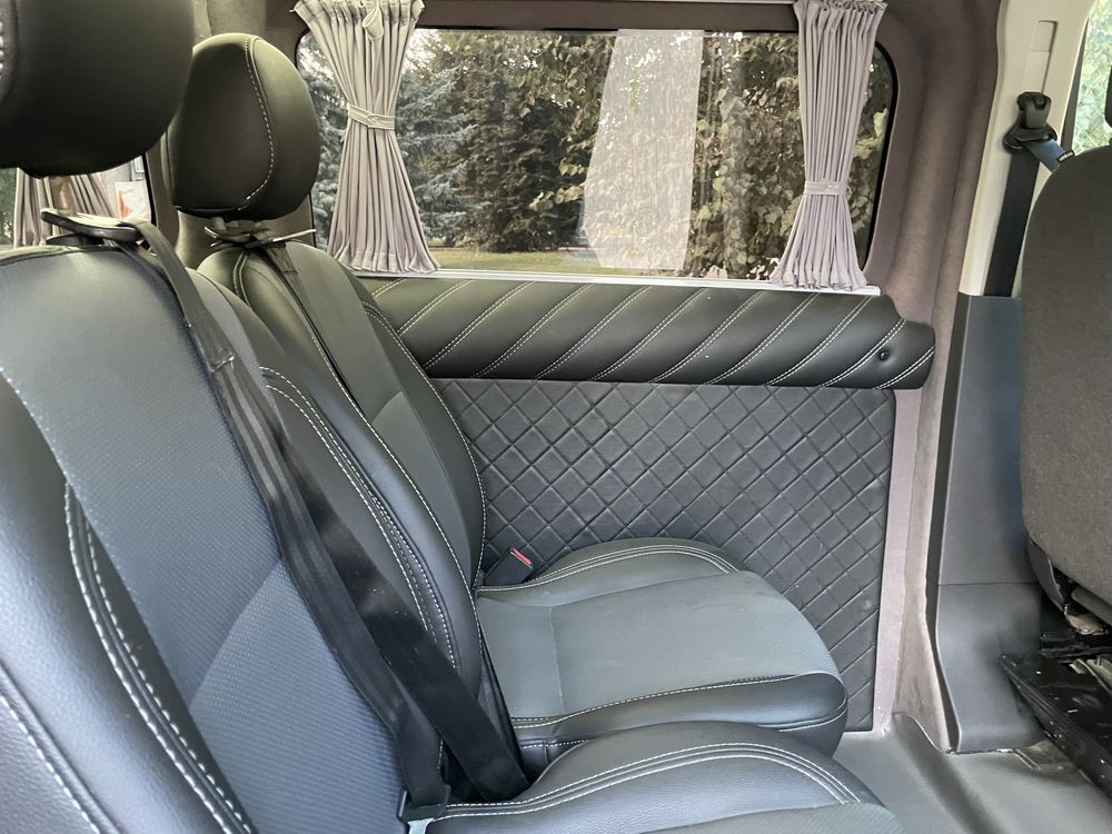 Автомобіль Ford Transit Custom
