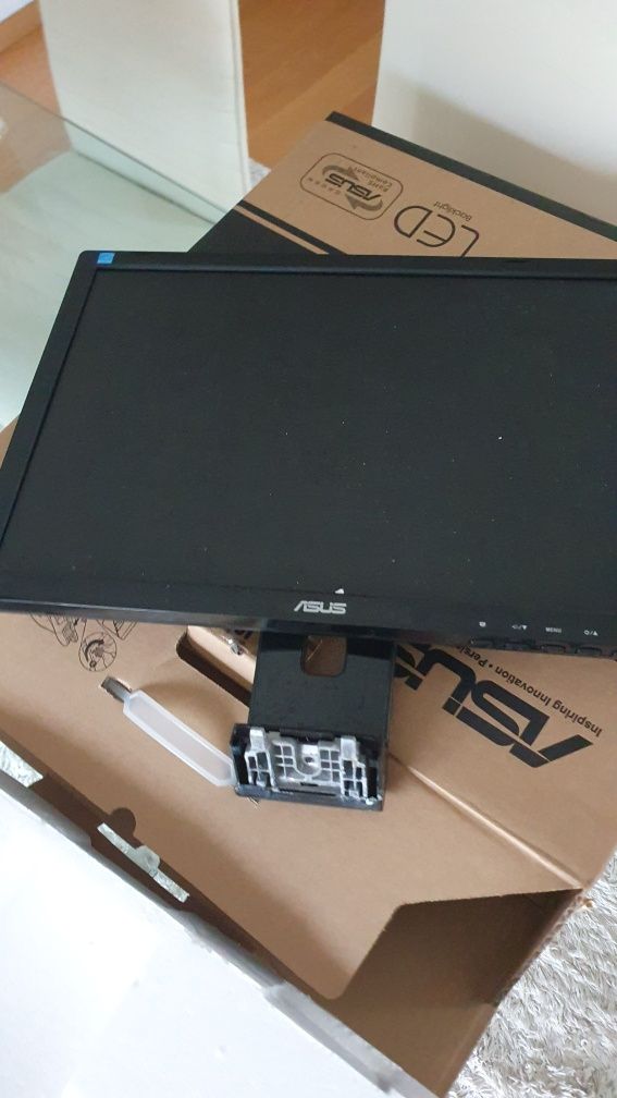 Monitor Asus LCD