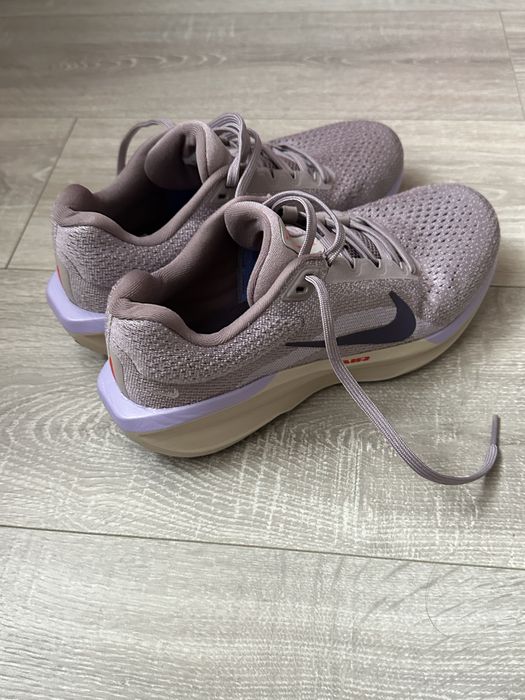 Бігові жіночі кросівки Nike Air Winflo 11