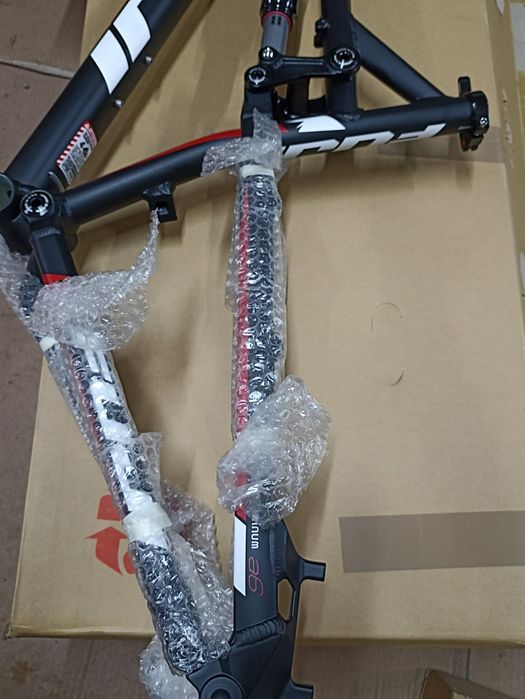 Nowa rama Fuji  29   Cube Giant  + damper Rock shox  cube modele