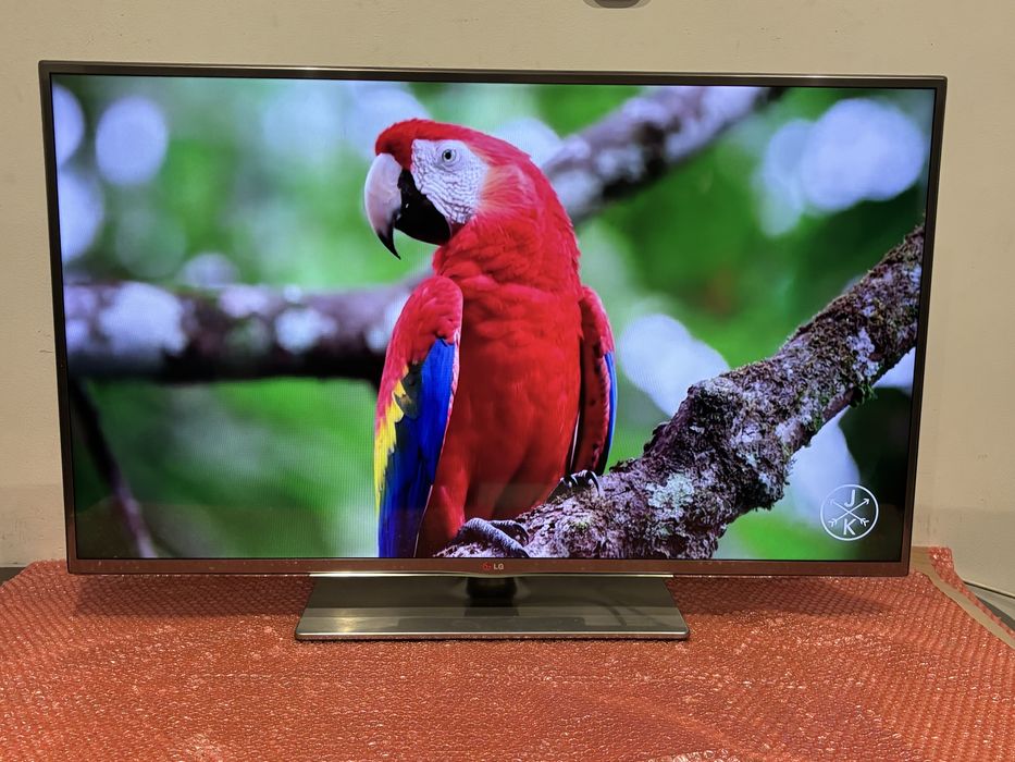 LG 42 LED Full HD 1920x1080 Smart  WebOS WiFi Netflix  !!