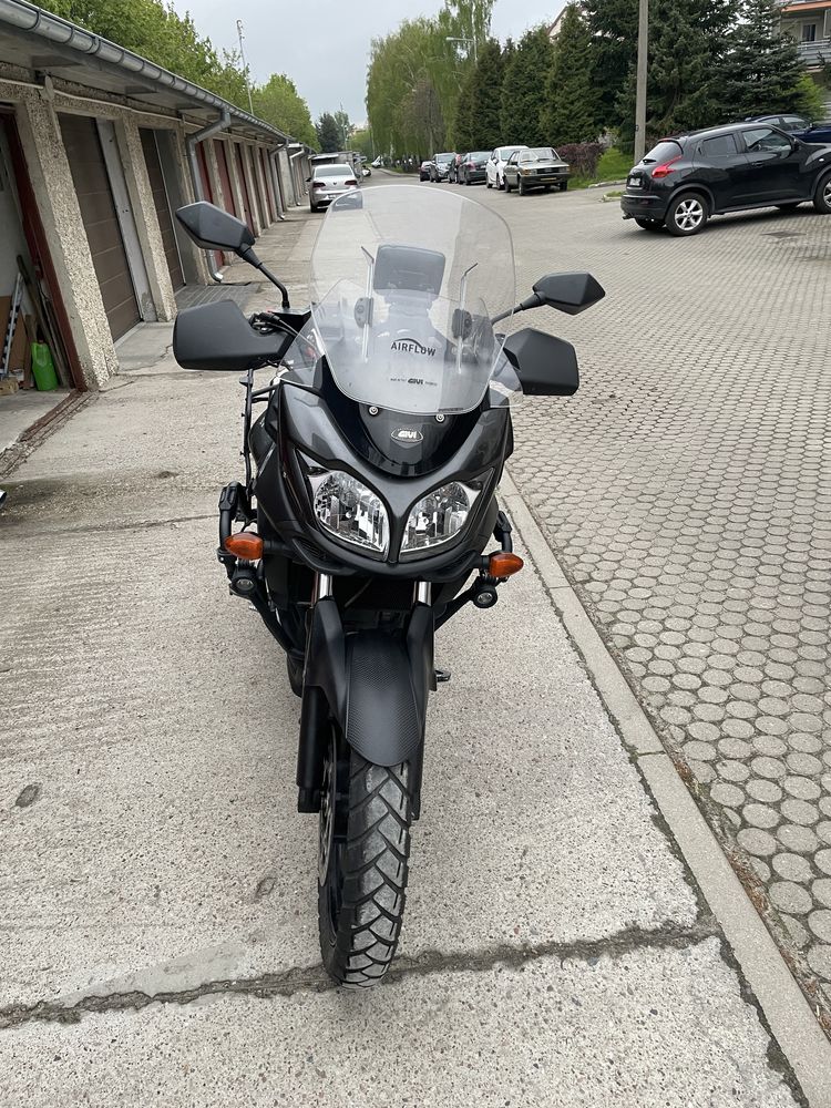 Suzuki Vstrom DL650 doposażony na maxa