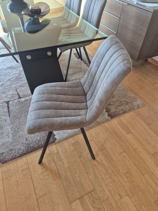 Mesa da Sala + 6 cadeiras + aparador + espelhos