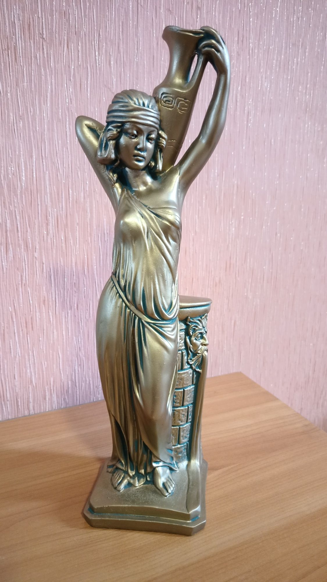Cтатуэтка греческой богини