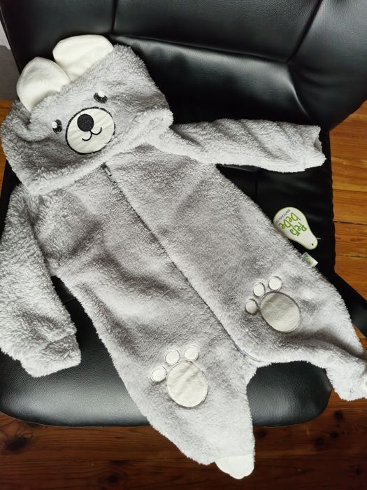 Новий теплий комбінезон із закритими ніжками. На 9-12 міс