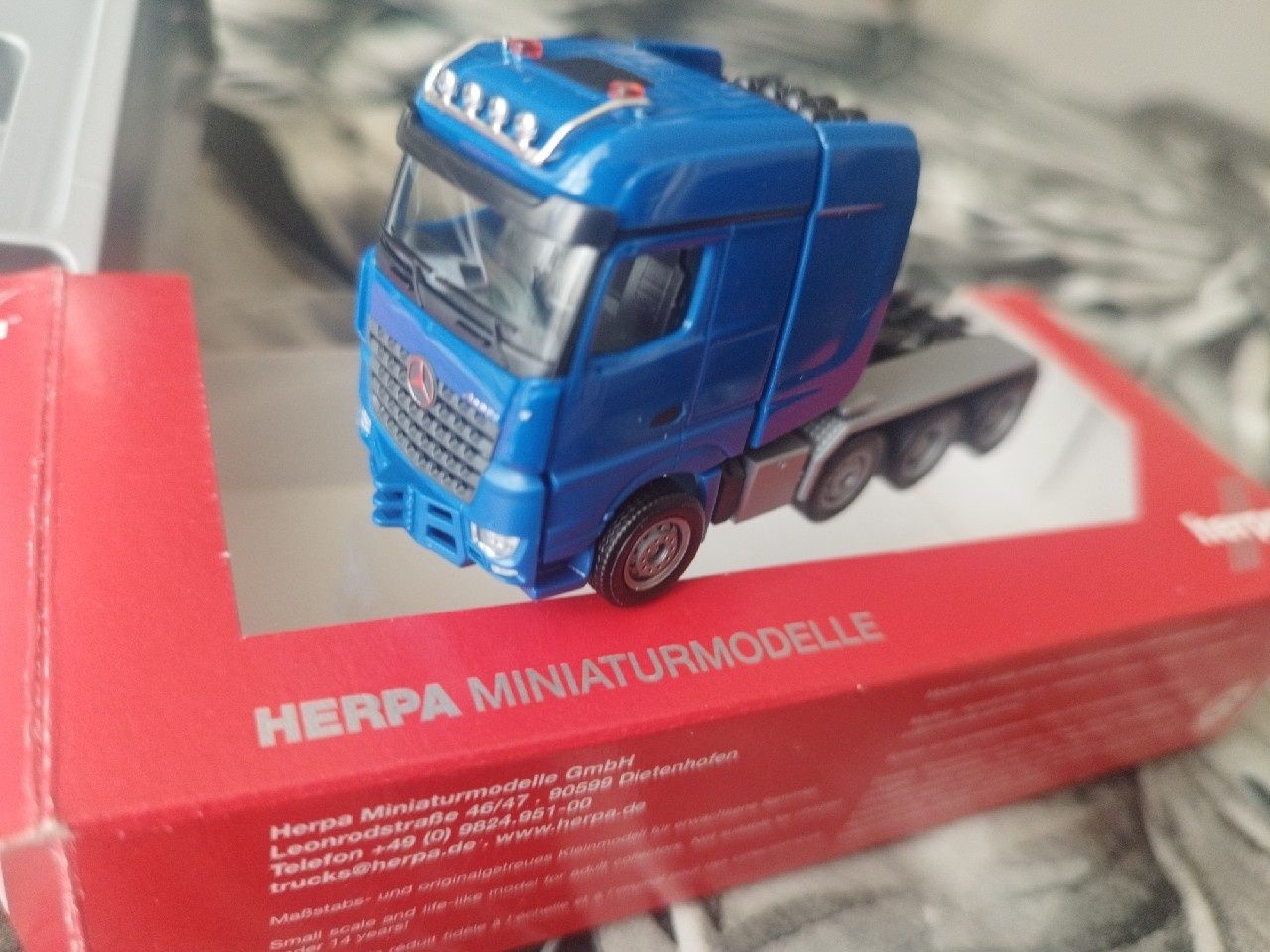 Herpa 1:87 MB Arocs