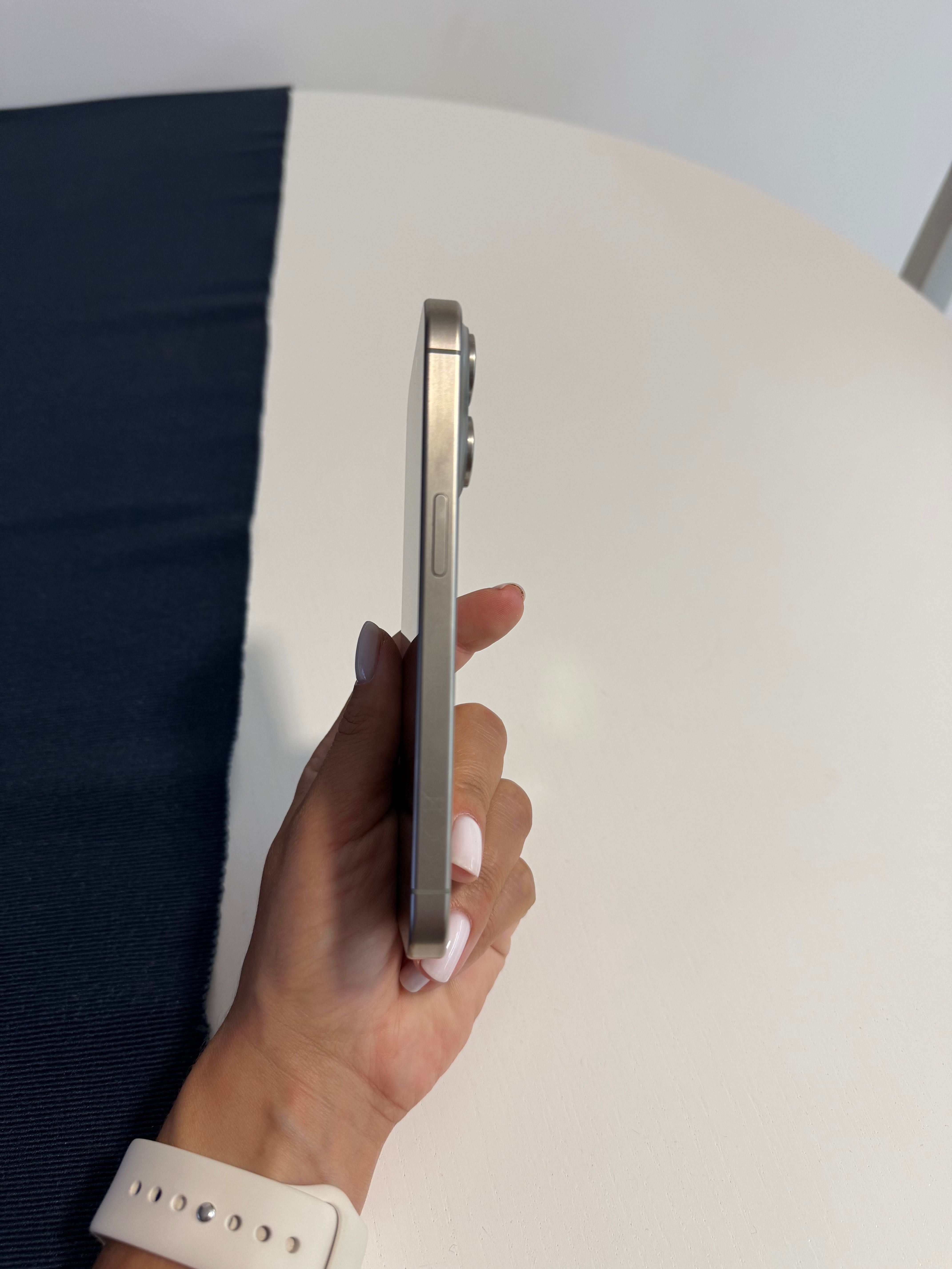 iPhone 15 Pro 256 GB – Natural Titanium
