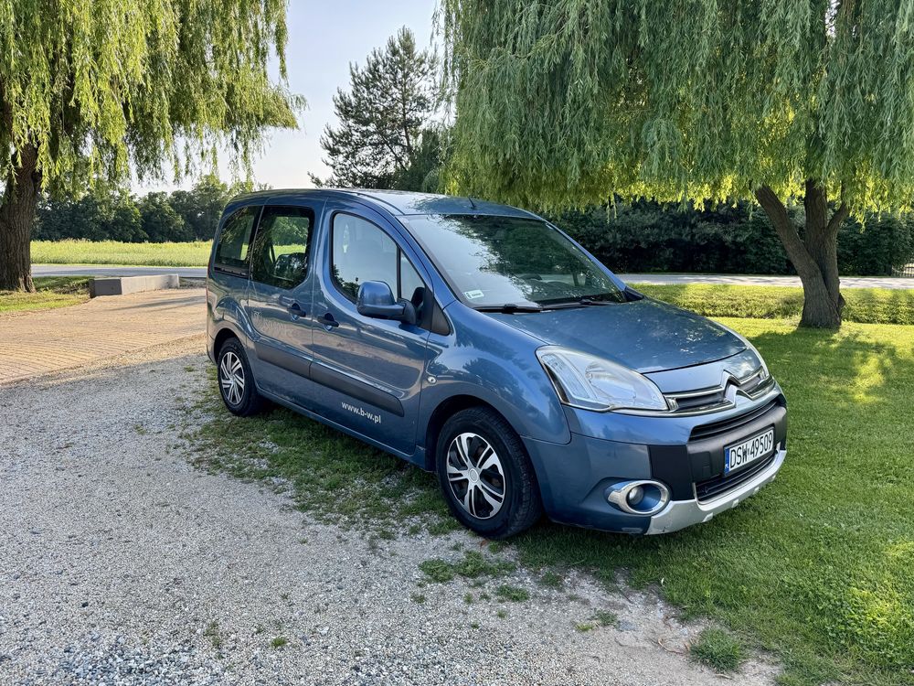 Citroen Berlingo 1.6 HDI 2012r hak klima 5 osobowy
