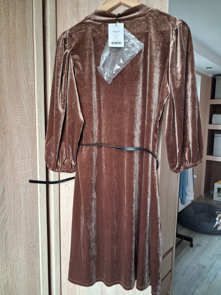 Nowa sukienka Top Secret r. 42 XL welurowa