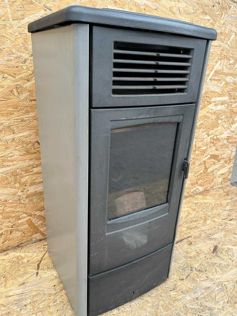 kominek piec kominkowy grzejnik na pellet pelet 6kW Westminster