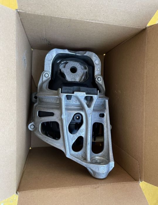 Ліва подушка опора двигуна audi 4M0199377