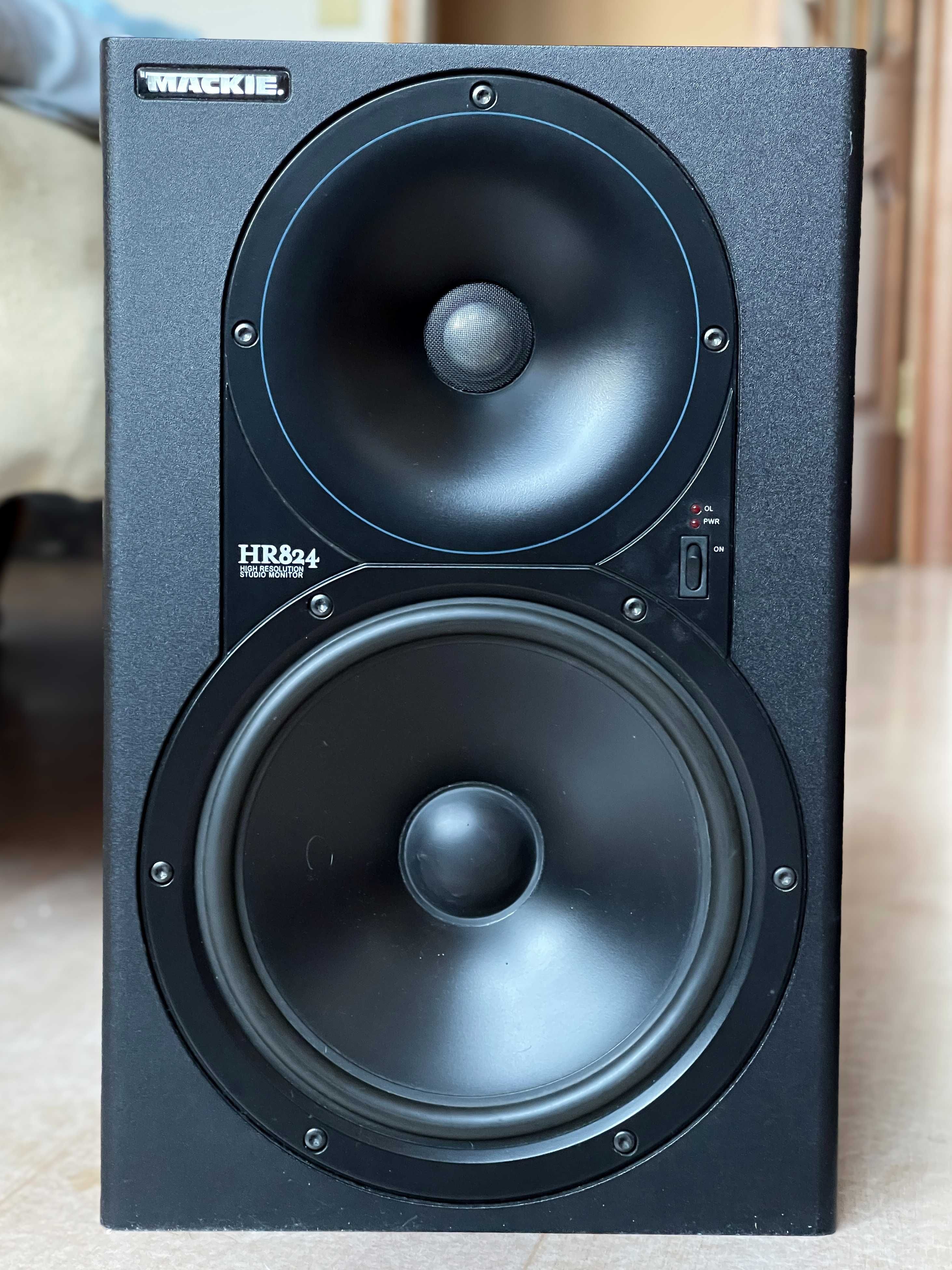 Студійні монітори Mackie HR824 (пара)