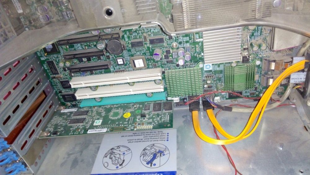 Сервер Supermicro (c SAS контролером) без HDD