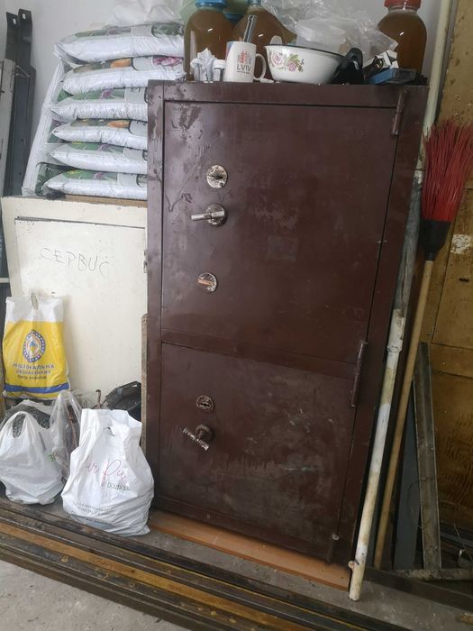 сейф советский большой тяжелый Киев Борщаговка металлический шкаф