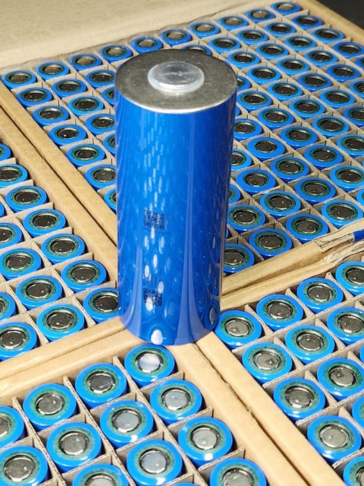 Нові 42Ah EVE 168A Акумулятор 46120 Li-NMC циліндричний силовий