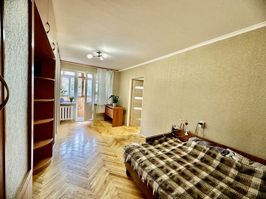 Стражеско, 7 2к квартира 3й поверх, не кутова, тепла.