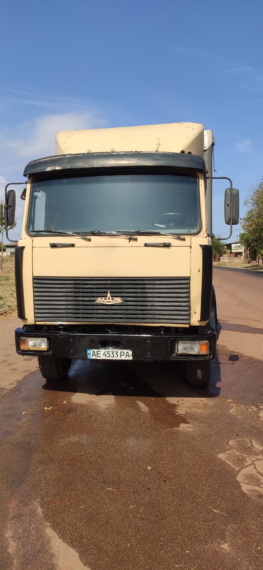 Продам автомобіль маз тентований