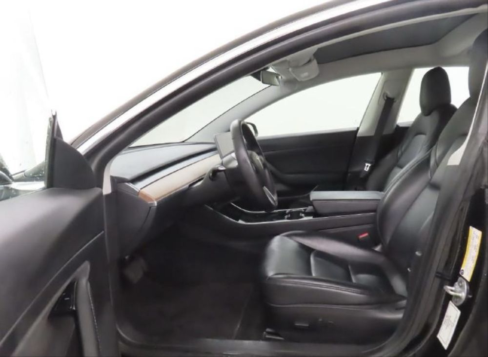 TESLA MODEL 3 STANDARD PLUS