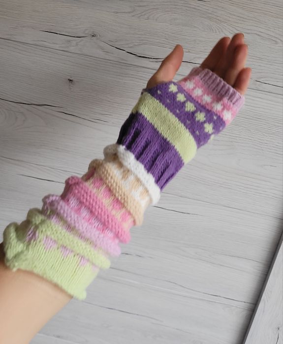 Długie kolorowe mitenki pastelowe wzorki
