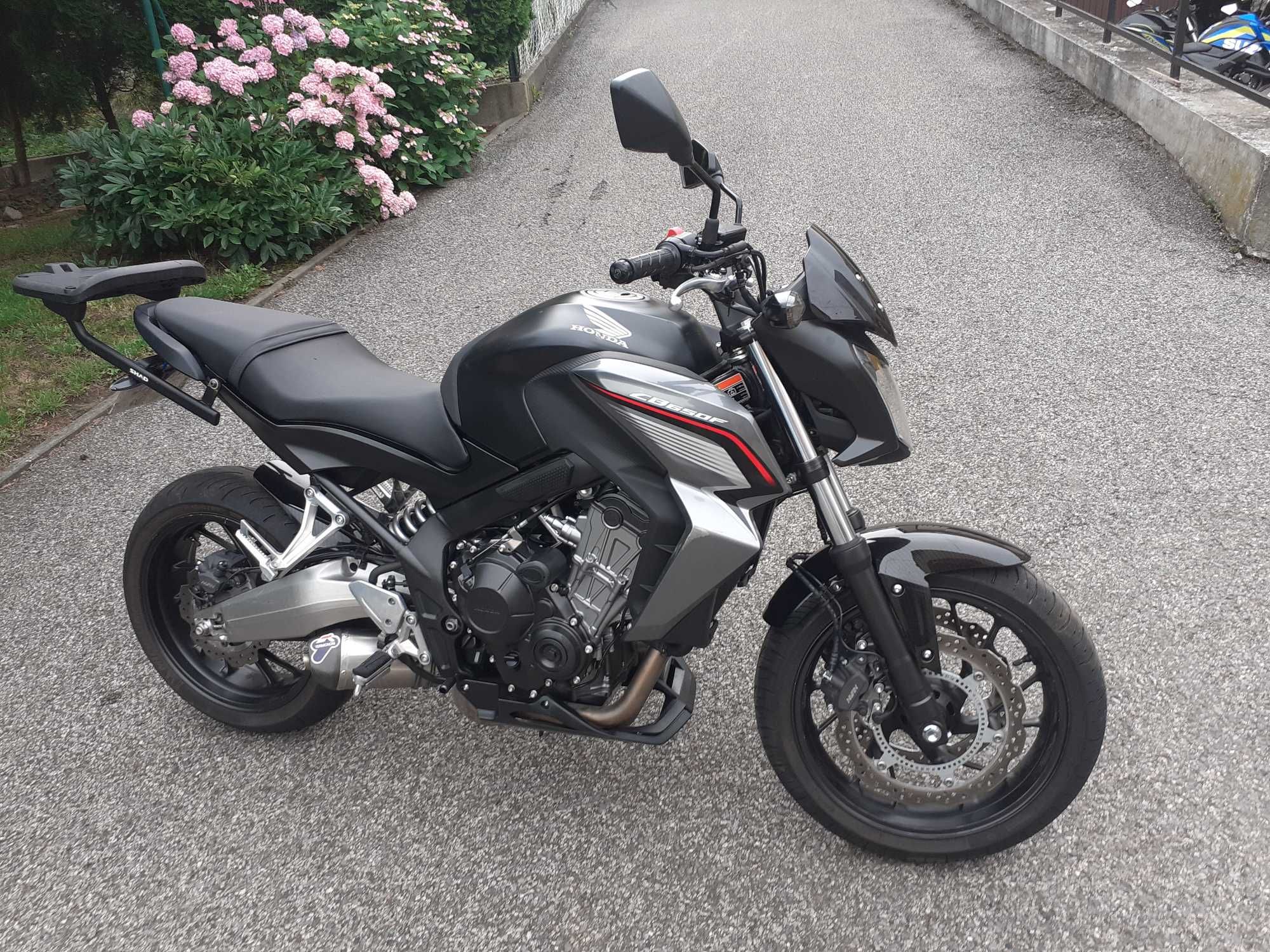 CB650 F z małym przebiegiem 21043 km. bezwypadkowa  ABS A2 35KW