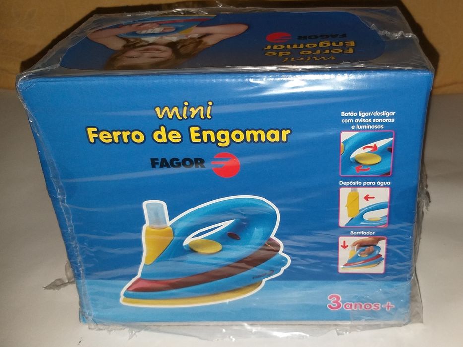 Ferro de engomar de brincar, da marca 'Fagor'
